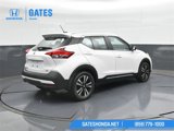 Used 2020 Nissan Kicks SR image 2
