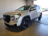 Used 2022 GMC Terrain SLE w/ Driver Convenience Package image 2