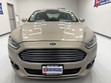 Used 2016 Ford Fusion SE w/ Equipment Group 202A image 2