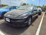 New 2025 Hyundai Elantra SE image 3