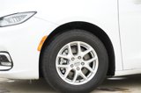 Used 2022 Chrysler Pacifica Touring-L image 5