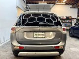 Used 2015 Mitsubishi Outlander SE image 5