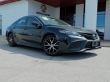 Used 2022 Toyota Camry SE image 2