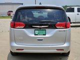 Used 2022 Chrysler Voyager LX image 5