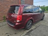 Used 2018 Dodge Grand Caravan GT image 2