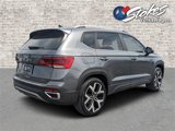 Certified 2022 Volkswagen Taos SEL image 3