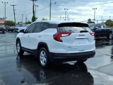 Used 2024 GMC Terrain SLE image 3