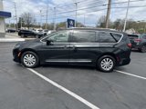 Used 2019 Chrysler Pacifica Touring-L image 5