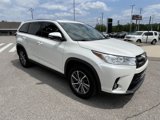 Used 2019 Toyota Highlander XLE image 3