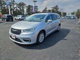 Used 2022 Chrysler Pacifica Touring-L image 5