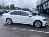 Used 2016 Volkswagen Passat 1.8T SE image 2