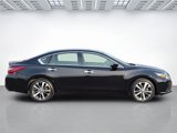 Used 2017 Nissan Altima 2.5 SR image 2