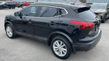 Used 2018 Nissan Rogue Sport SV image 5