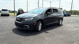 Used 2022 Chrysler Pacifica Touring-L image 3