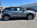 Used 2023 Nissan Kicks SV image 3