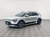 Used 2023 Kia Niro EX Touring image 4