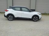 Used 2019 Nissan Kicks SR image 5
