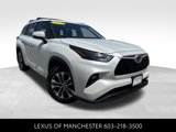 Used 2023 Toyota Highlander XLE image 3