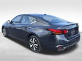 Used 2019 Nissan Altima 2.5 SV image 3