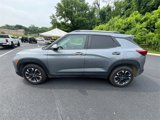 Used 2021 Chevrolet TrailBlazer LT image 2