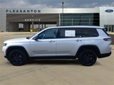 Used 2023 Jeep Grand Cherokee L Laredo image 2