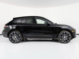 Certified 2024 Porsche Macan image 4