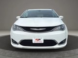 Used 2019 Chrysler Pacifica Touring-L image 2