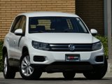Used 2017 Volkswagen Tiguan Limited w/ Alloy Wheels Package image 3
