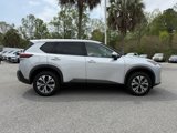 Used 2021 Nissan Rogue SV image 2