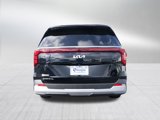 Used 2025 Kia Carnival image 4