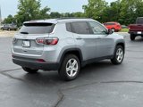 Used 2024 Jeep Compass Latitude image 3