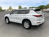 Used 2024 Mitsubishi Outlander ES image 4