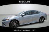 Used 2020 Toyota Camry SE image 2