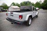Used 2023 Jeep Gladiator Sport image 3