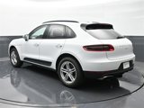 Certified 2018 Porsche Macan image 3