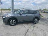 Used 2023 Nissan Rogue SV image 2