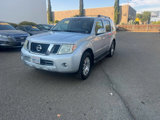 Used 2011 Nissan Pathfinder LE w/ Navigation Pkg image 3