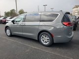 New 2025 Chrysler Pacifica Select image 4