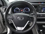 Used 2019 Toyota Highlander LE image 5