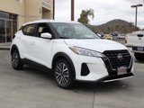 Used 2022 Nissan Kicks SV image 2