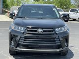 Used 2019 Toyota Highlander SE image 2