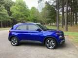 Used 2024 Hyundai Venue SEL image 2