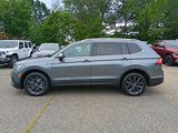 Used 2022 Volkswagen Tiguan SE image 2