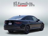 Used 2024 Volkswagen Jetta SE w/ Panoramic Sunroof Package image 4