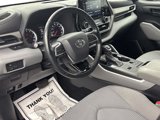 Used 2021 Toyota Highlander LE image 2