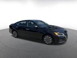 Used 2024 Nissan Altima 2.5 SV image 2