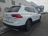 Used 2021 Volkswagen Tiguan SE w/ Panoramic Sunroof Package image 4