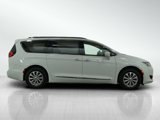 Used 2018 Chrysler Pacifica Touring-L image 6