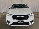 Used 2023 Chrysler Pacifica Touring-L image 2