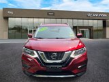 Used 2019 Nissan Rogue SV image 2